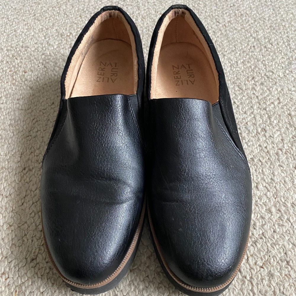 Naturalizer casual/walking shoes, very good condition